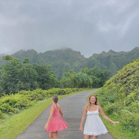 Natalie Zacek Hawaii, Aesthetic Voyage, Island Pics, Natalie Zacek, Summer Things, Easter Island, Travel Pics, Going Places, Pinterest Aesthetic