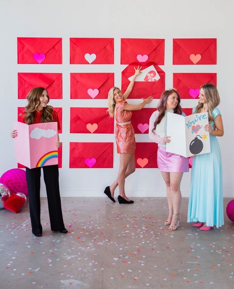 Valentines Day Backdrop, Valentine Photo Backdrop, Valentines Photo Booth, Kids Valentine Party, Valentines Day Romantic, Valentine Backdrop, Valentines Envelopes, Photobooth Backdrop, Valentines Party Decor