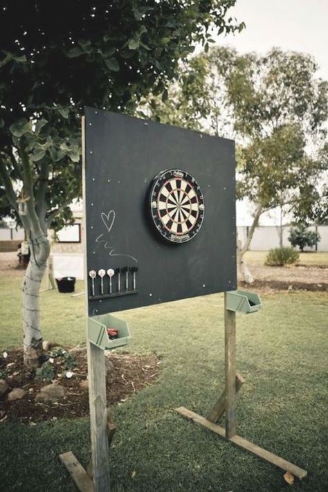 How to build an outdoor dartboard stand | DIY projects for everyone! #outdoorpartydeko Dartboard Stand Diy, Backyard Wedding Reception Decorations, Outdoor Events Festivals, Wedding Reception Activities, Diy Outdoor Weddings, Wedding Reception Games, Diy Wedding Reception, Wedding Backyard Reception, Summer Wedding Outdoor