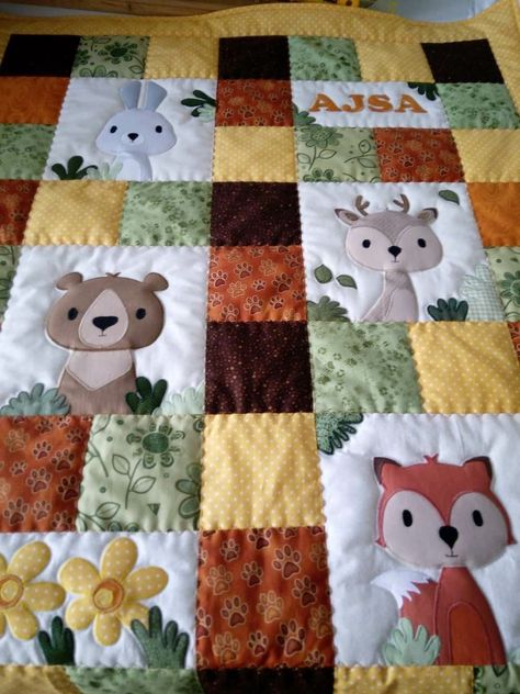 Baby Quilt Ideas, Baby Quilts Easy, Baby Quilt Patterns Easy, Woodland Baby Quilt, Animal Baby Quilt, Boys Quilt Patterns, Woodland Quilt, Photos Rares, Baby Quilt Pattern