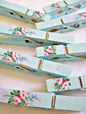 Nice and easy and so pretty. Shabby Chic Decorating, Clothespin Art, Styl Shabby Chic, Ideas Cumpleaños, Decoration Shabby, Decor Shabby Chic, Shabby Chic Crafts, Clothes Pin Crafts, Shabby Chic Bedrooms