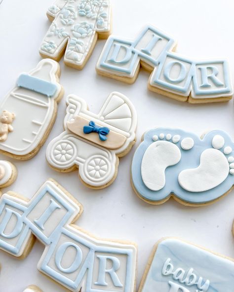 🍼Baby Dior themed cookies 🩵 #dior#babydior#babydiorcookies#babyboy#babyboycookies#babyshowercookies#sugarcookies#cookies#lasvegascookies Dior Baby Shower Theme, Baby Dior, Themed Cookies, Bloom Baby, Baby Shower Theme, Rice Krispies, Sugar Cookies, Oreo, Dior