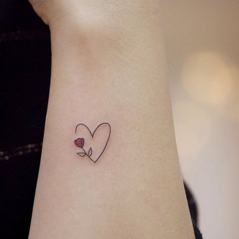 Meaningful Small Tattoos, Small Girly Tattoos, Small Heart Tattoos, Tattoo Heart, Inspiration Tattoos, Small Tattoos Simple, Cute Small Tattoos, Small Hand Tattoos, Cute Tattoos For Women