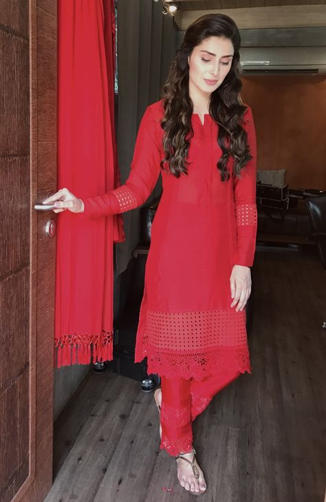 Beautiful Ayeza Khan  In All Red ❤️️ Styled by @anilamurtaza Ayeza Khan Red Dress, Aiza Khan Dresses, Pakistani Maxi Design, Pakistani Maxi, Ayza Khan, Kimono Suit, Aiza Khan, Pakistani Formal Dresses, Maxi Design