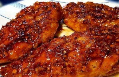 Honey Garlic Chicken Breast Recipe Chicken Breats, Honey Chicken Breast, Honey Garlic Chicken Breast, Garlic Chicken Breast Recipes, Glazed Chicken Breast, Dried Fruit Mix, Easy Chicken Breast, Chicken Breast Recipe, Breakfast Ingredients