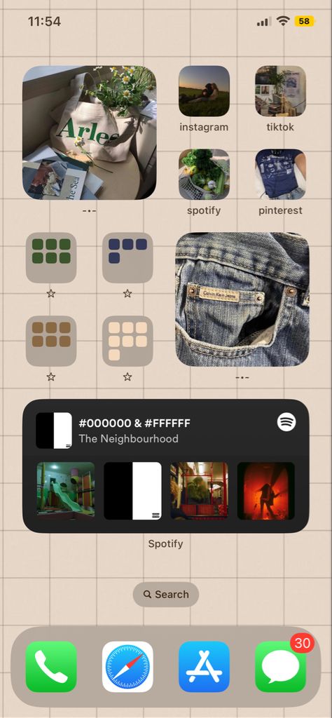 #ios #aesthetic #green Homescreen Layout Iphone Black, Homescreen Layout Aesthetic, Green Aesthetic Phone, Aesthetic Phone Layout, Homescreen Layout Iphone, Green Homescreen, Layout Aesthetic, Ios Aesthetic, Ios Homescreen