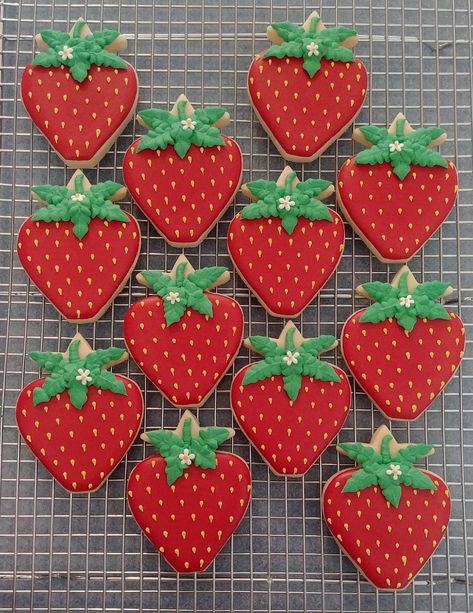 Strawberry Cutout Cookies, Fruit Cookies Decorated, Strawberry Decorated Cookies, Royal Icing Cookies Recipe, Berry Cookies, Strawberry Sugar Cookies, First Birthday Cookies, Strawberry Theme, Fruit Cookies