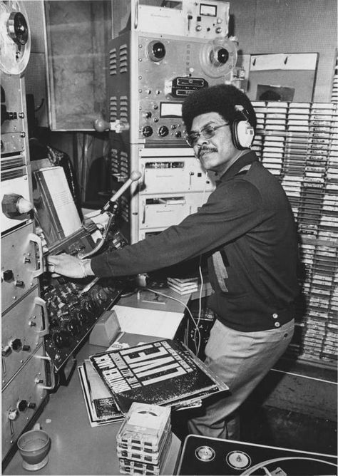 Radio Studio, American Bandstand, Temple University, Retro Disco, Radio Personality, Disc Jockey, Record Players, George Michael, Vintage Vinyl