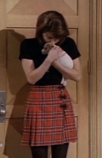 Frasier Crane Aesthetic, Daphne Frasier Outfits, Frasier Roz Outfits, Daphne Moon Outfits, 90s Sitcom Fashion, Daphne Frasier, Sitcom Fashion, Daphne Moon, Moon Outfits