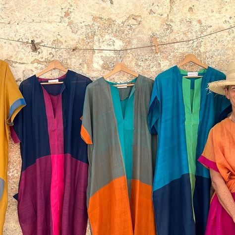 tulsishop on Instagram: "Arrived today these exquisite handloom cotton kaftans: each one individual and different in small details like stiching and piping. Light as a feather and beautiful to wear with its belt or without. Pick yours. #handloom #oneofakind #smallbatch #slowfashion" Colour Blocking Dress, Creative Dresses, Adire Styles, Linen Style Fashion, Project 333, African Fashion Designers, African Fashion Ankara, Cotton Kaftan, Light As A Feather