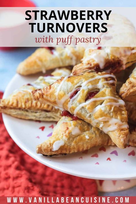 Strawberry Desserts Puff Pastry, Puff Pastry And Strawberry Recipe, Strawberry Turnovers Puff Pastries, Strawberries And Puff Pastry, Strawberry Turnovers, Strawberry Napoleon Puff Pastries, Strawberry Puff Pastry, Frozen Strawberry Recipes, Puff Pastry Shells