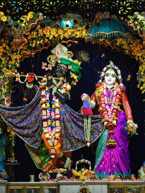 Radha Krishna Iskon Pictures, Radha Madhav Iskcon, Radha Madhav Iskcon Mayapur, Iskcon Mayapur, Krishna Image, Vrindavan Photography Pictures, God Venkateswara Images Hd Wallpaper, Iskcon Krishna, Radhe Krishna Wallpapers