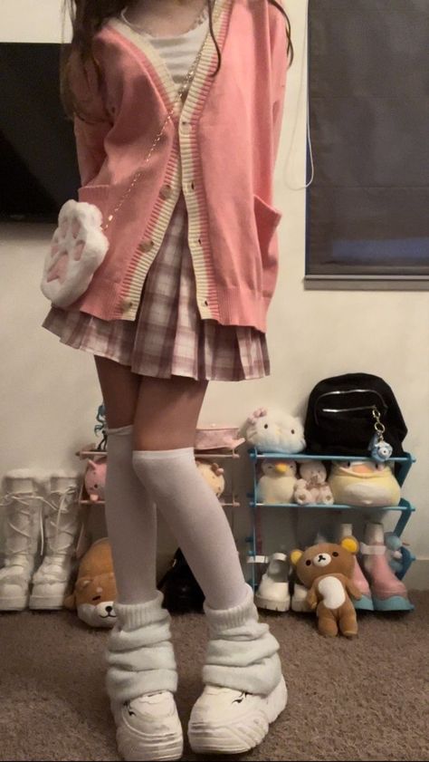 Kawaii Outfit Inspiration, Casual Cutecore Outfits, Kawaii Simple Outfits, Cute Core Outfit Pink, Kawwai Outfit Ideas, Kawaii Y2k Outfits, Cute Core Outfit Kawaii, Y2k Kawaii Outfits, Uwu Outfit