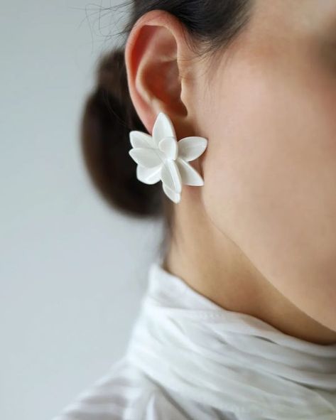 Nickel-free Flower-shaped Polymer Clay Earrings, Chic White Flower-shaped Earrings, Unique Flower-shaped Polymer Clay Earrings, Botanical Flower-shaped Hypoallergenic Earrings, Hypoallergenic Flower-shaped Polymer Clay Jewelry, 3d Jewelry, Polymer Clay Flower Jewelry, Diy Earrings Polymer Clay, Ceramic Earring