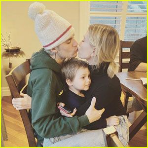 Justin Bieber Family, Justin Bieber And Hailey Bieber, Hailey And Justin, Justin Bieber And Hailey, Hello Kitty Photos, Justin Hailey, Selena Gomez Photos, Justin Bieber Pictures, I Love Justin Bieber