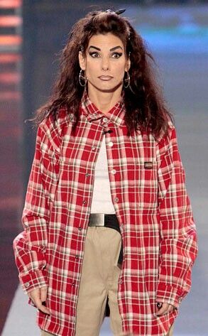 Chola outfit Chola Costume, Chola Outfit, Girl Makeover, Chola Girl, Chola Style, Estilo Cholo, George Lopez, Cholo Style, Chicana Style