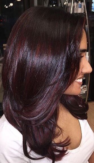 ♡ ; Pinterest : @ XOkikiiii Black Cherry Hair, Cherry Hair Colors, Wine Hair, Cherry Hair, Hair Color Burgundy, Layered Hairstyles, Vlasové Trendy, Hair Color Auburn, Hair Done