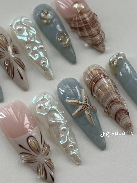 Nature Nail Art, Elegant Almond Nails, Seashell Nails, Kutek Disney, Unghie Sfumate, Summery Nails, Summer Nail Designs, Simple Acrylic Nails, Casual Nails