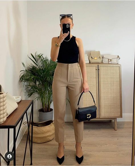 Kibbe Gamine, Fresh Vibes, Outfits Simple, Casual Work Outfits Women, Look Office, Mode Zara, Professional Outfits Women, Chique Outfits, Office Job