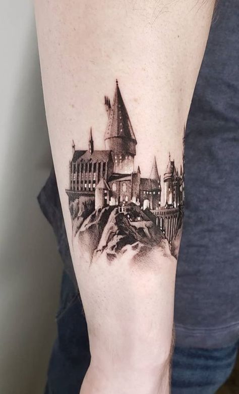 Harry Potter Castle Tattoo, Hogwarts Castle Tattoo, Hogwarts Tattoo, School Magic, Scottish Tattoos, Harry Tattoos, Wrist Tattoo Cover Up, Hp Tattoo, Castle Tattoo