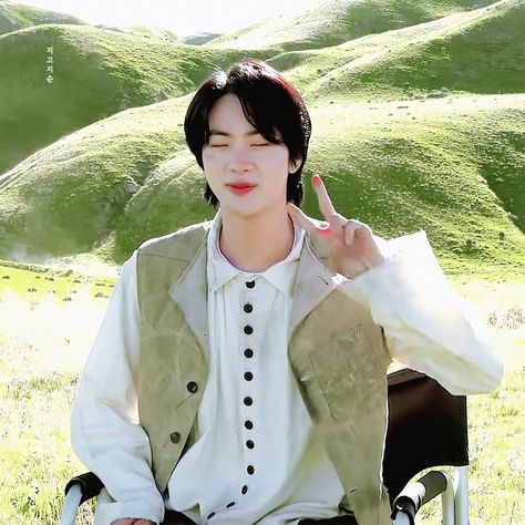 Green Jin Aesthetic, Jin Smile, Jin Green, Homescreen Inspiration, Girls Ulzzang, Free Watercolor Flowers, Theme Green, Korean Aesthetic, Worldwide Handsome