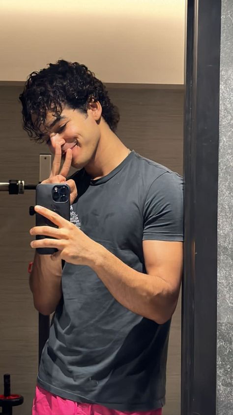 Ishan Khatter, Ishaan Khattar, Ishaan Khatter, Purple Tuxedo, The Bro Code, Teen Celebrities, Men Hairstyles, Afraid Of The Dark, Curly Hair Men