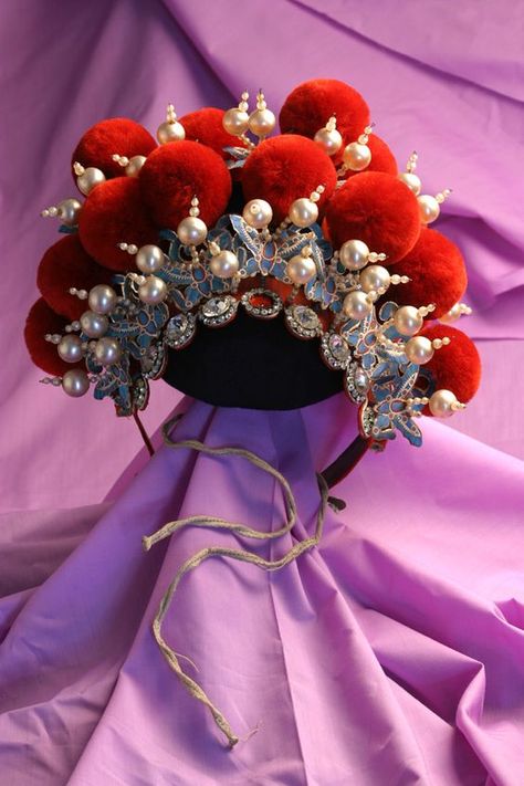 Hat from the Chinese Opera Photo_china10_big_1 Peking Opera Headdress, Chinese Opera Costume, Chinese Headdress, Opera Costumes, Chinese Hat, Beijing Opera, Peking Opera, Chinese Opera, A Night At The Opera