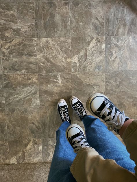 Kids Converse Outfits, Baby Converse Outfit, Matching Converse, Outfit With Tights, Aesthetic Converse, Converse Aesthetic, Converse Outfits, Shoes Aesthetic, Baby Converse