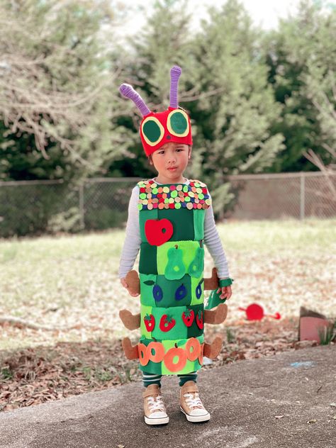 Costume kids diy Diy Hungry Caterpillar Costume, Diy Caterpillar Costume, Caterpillar Costume Diy, The Very Hungry Caterpillar Costume, Hungry Caterpillar Costume, A Very Hungry Caterpillar, Caterpillar Costume, Jack Halloween, Monarch Caterpillar