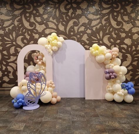 Open Arch Balloon Garland, Open Arch Backdrop With Balloons, Balloons Butterfly, Open Arch Backdrop, Baloon Garland, Arch Florals, Birthday Balloon Garland, Pastel Butterfly, Pastel Butterflies