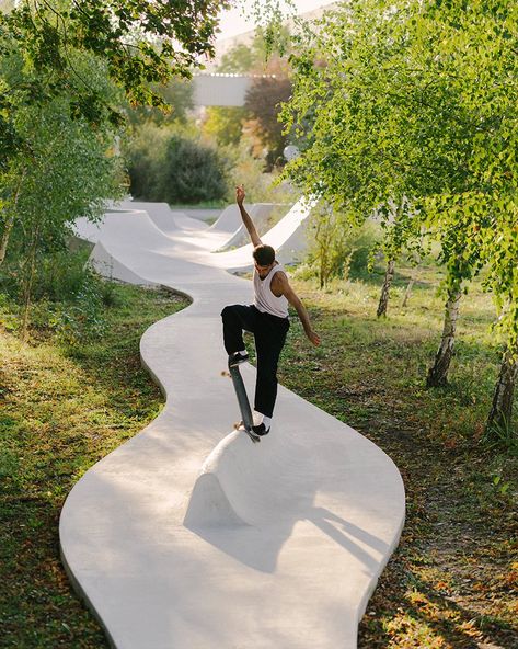 Backyard Skatepark, Skatepark Design, Skate Ramp, Urban Playground, Peisaj Urban, Sport Park, Park Design, French Industrial, Paper House