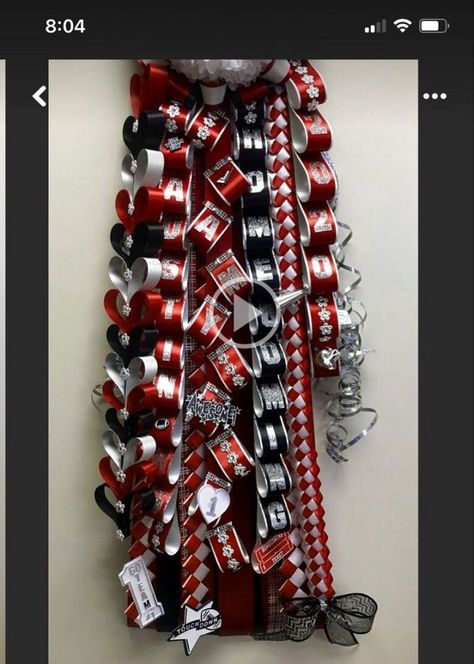 highschool aesthe..? Homecoming Mums Senior, Corporate Gift Baskets, Presents For Girlfriend, Pineapple Gifts, Letter Ideas, Single Mum, Cute Couple Gifts, Homecoming Dresses Tight, Curling Ribbon