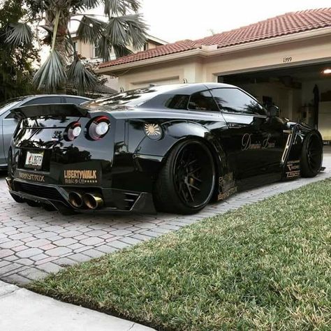 Widebody bagged #R35 Car Gtr R35, Car Gtr, Nissan Gtr Black, Nissan Gtr Nismo, Nissan Gtr Wallpapers, Gtr Nissan, Gtr Nismo, Car Builds, Nissan Gtr R34