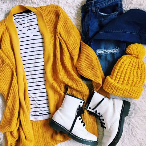 White Dr Martens Outfit Winter, Yellow Cardigan Outfit Spring, Yellow Doc Martens Outfit, Yellow Dr Martens Outfit, White Doc Martens Outfit Fall, Outfits With White Doc Martens, Yellow Cardigan Outfit Aesthetic, Casual Mustard Cardigan For Winter, Casual Yellow Winter Cardigan