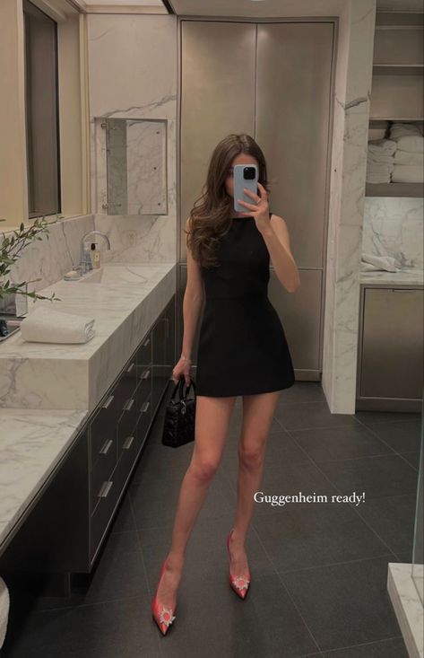 Third Date Outfit, Casual Conservative Outfits, Lbd Outfit Casual, Ball Outfit Women, Date Night Looks Classy, Elegant Club Outfits, Skirt Outfits Elegant, Lbd Outfit Classy, Lux Outfits