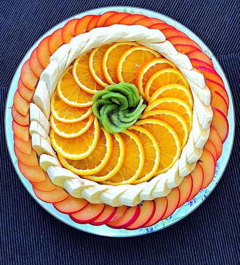 Fruit Plating Ideas, Fruit Salad Plating, Salad Plating, Fruit Tray Designs, Panda Food, Plating Ideas, Fruits Decoration, Fruit Decoration, Fruit Platter Designs