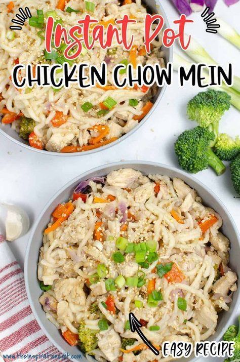 Instant Pot Chow Mein, Simple Instant Pot Chicken, Instant Pot Asian, Instant Pot Asian Recipes, Quick Family Dinners, Chow Mein Recipe, Asian Recipe, Chicken Chow Mein, Healthy Family Dinners