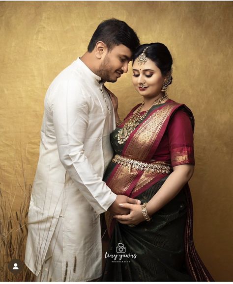 Seemantham Poses With Husband, Baby Shower Photoshoot Indian, Baby Shower Ideas Photoshoot, Sreemantham Stills, Baby Shower Poses Indian, Valaikappu Photoshoot, Saree Maternity Photoshoot, Indian Baby Shower Photoshoot Ideas, Srimantham Sarees