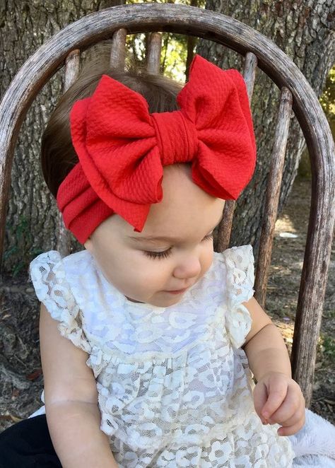 Gorgeous super stretchy and soft, bow headbands from size Preemie to 10 years old! #preemiebows #newbornbows #babygirl #toddlerheadbands #boutiqueheadbands #highquality #babygirlmusthaves #handmadebows #shopsmall #skipperavenue Toddler Head Wrap, Layer Hair, Baby Diy Projects, Big Bow Headband, Newborn Bows, Cool Baby Clothes, Business Baby, Bow Headbands, Baby Head Wrap