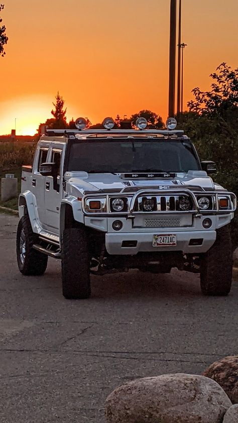 Hummer Car Aesthetic, Hammer Car, Hummer Cars, Hummer H1, Hummer H3, Hummer H2, Heart Background, Car Aesthetic, Pretty Cars