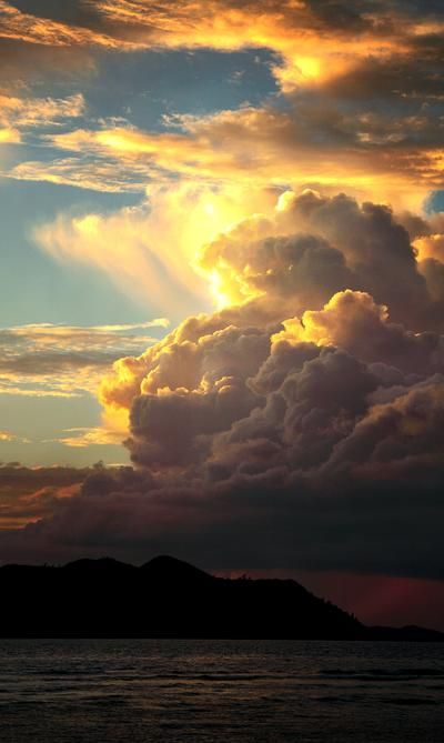 Ocean Clouds, Clouds In The Sky, Belle Nature, Clouds Photography, Photographie Portrait Inspiration, Image Nature, White Magic, Arte Inspo, Cloud Painting