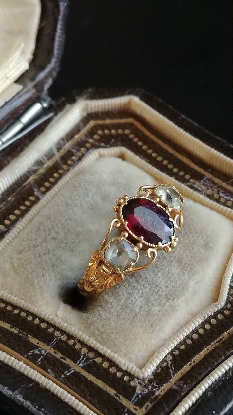 Engagement Rings Vintage, Victorian Ring, Cute Engagement Rings, Future Engagement Rings, Antique Engagement Ring, Jewellery Vintage, Antique Wedding Rings, Rings Vintage, Antique Wedding