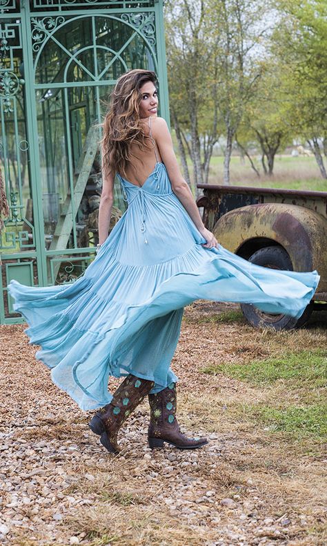 Fashion Roadshow: Round Top Fashion Vintage Backdrop, Country Casual, Cowgirl Magazine, Modern Western, Top Round, Print Magazine, Cowgirl Style, Stylish Accessories, Western Fashion