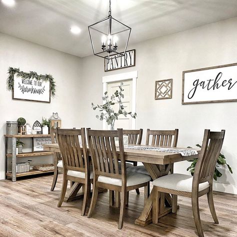 Dining Tae Decor, Dinning Room Rustic Modern, Farmhouse Dining Room Table Sets, Gray Dining Room Ideas Modern, Kitchen Dinning Room Wall Decor, Transitional Living Dining Room Combo, Wall Decor Over Kitchen Table, Modern Rustic House Interior Living Room, Wall Decor Small Dining Room