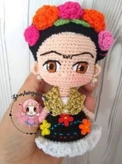 PATRON GRATIS FRIDA KAHLO AMIGURUMI 36558 | PATRONES AMIGURUMIS GRATIS | Bloglovin’ Mexican Doll, Crochet Doll Tutorial, Kawaii Crochet, Crochet Bookmarks, Art Dolls Handmade, Crochet Bear, Crochet Videos, Knitted Dolls, Crochet Patterns Amigurumi