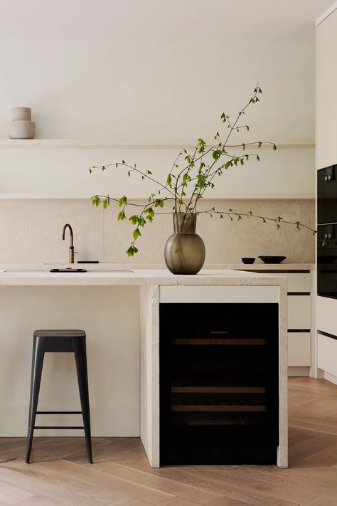 Small Kitchen Counter Seating, Kitchen Minimal, Ranch Kitchen, Victorian Terrace House, Kitchen Worktop, Kitchen Inspiration Design, Interior Projects, Living Room Interior, Puglia