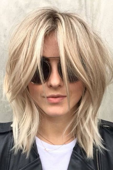 Julianne Hough hair - shag cut by Riawna Capri | Glamour UK Wavy Layered Haircuts, Julianne Hough Hair, Modern Shag Haircut, Medium Shag Haircuts, Kadeřnické Trendy, Choppy Bob Hairstyles, Lob Haircut, Shag Hairstyles, Julianne Hough