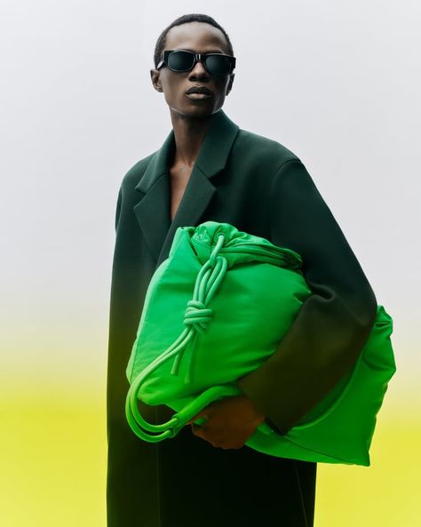 Zara Man Color Collection Fall 2022 - The Fashionisto Backpack Photography, Human Sculpture, Mode Editorials, Campaign Fashion, Zara Fashion, Zara Man, Fall 2022, Color Collection, Ebay Fashion