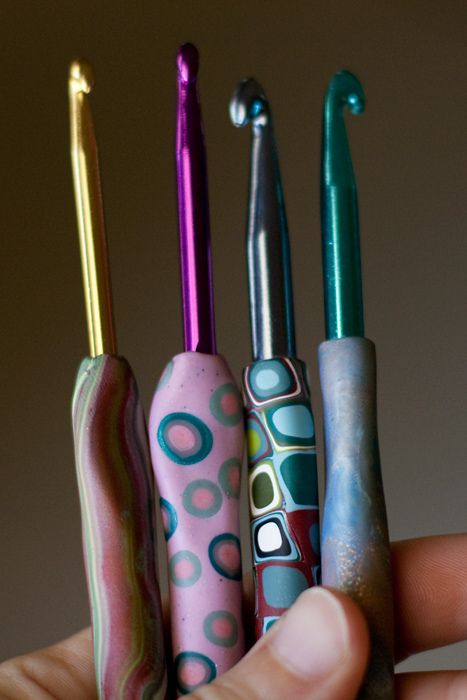 Polymer Clay Crochet Hook Handles Polymer Clay Crochet Hooks, Clay Hooks, Clay Crochet Hook, Diy Crochet Hook, Crochet Hook Handles, Crochet Handles, Steel Crochet Hooks, Sculpey Clay, Crochet Tools