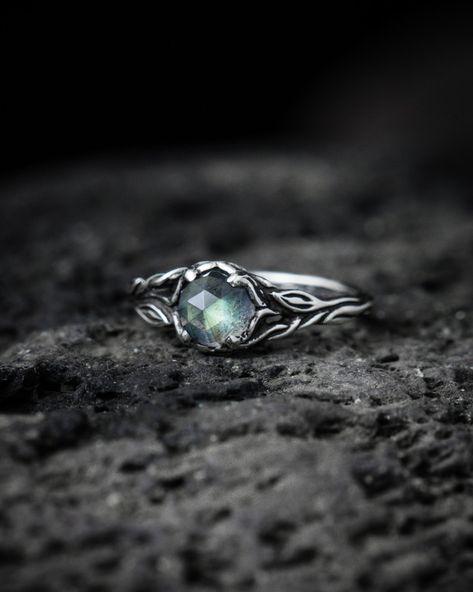 Labradorite Engagement Ring, Engagement Ring Leaf, Twig Engagement Ring, Topaz Engagement Ring, Nature Ring, Labradorite Ring, Green Gemstones, Blue Gemstones, Nature Jewelry